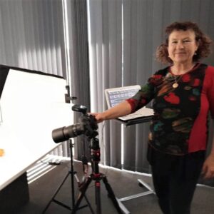 Liz Packwood photographer working on location 2023 Perth Western Australia